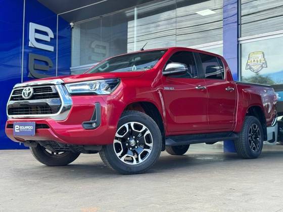 TOYOTA HILUX 2.8 D-4D TURBO DIESEL CD SRX 4X4 AUTOMÁTICO